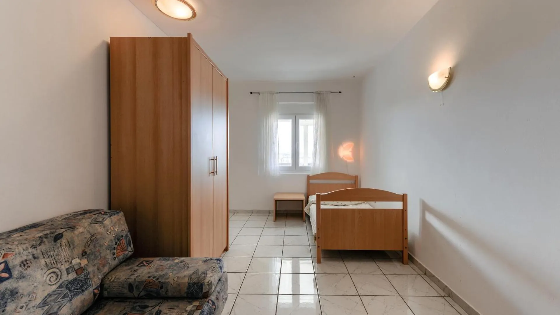 Wohnung Fuer 23 Personen Mit Privatsphaere Razanac 0*,