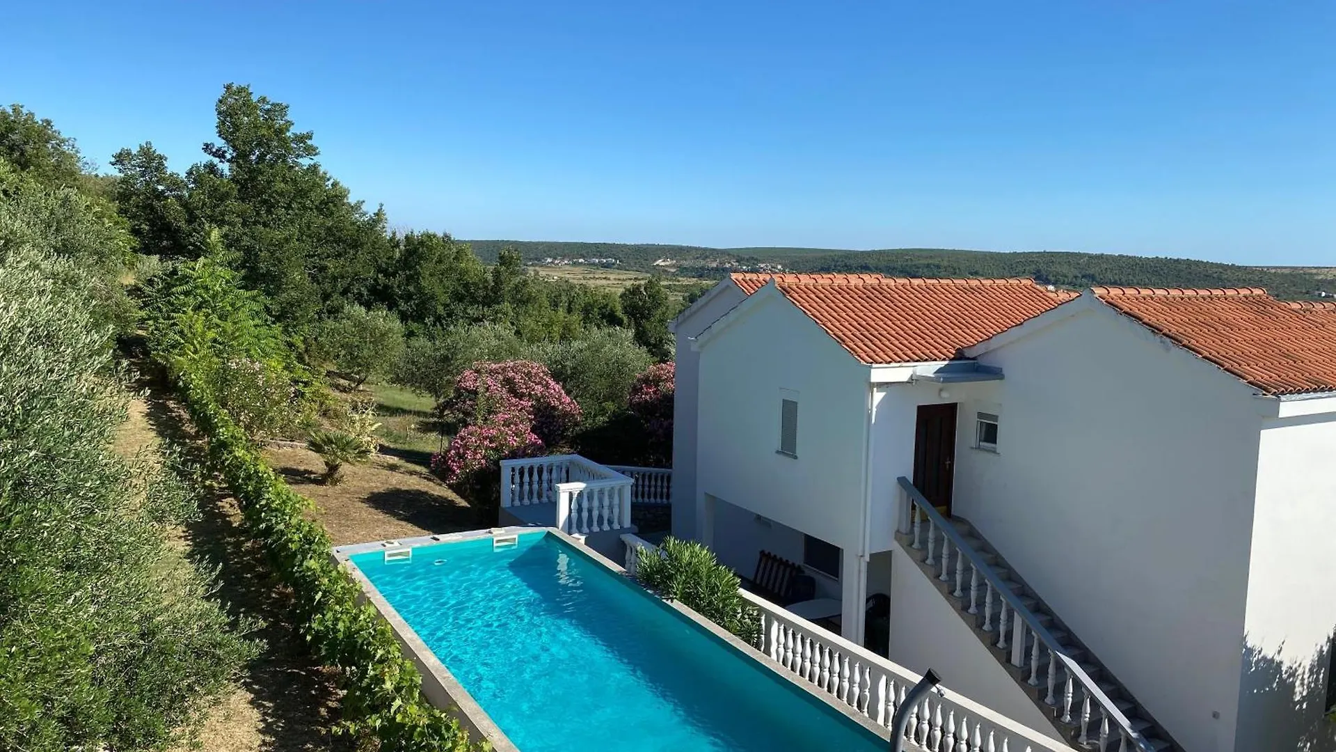 Wohnung Fuer 23 Personen Mit Privatsphaere Razanac Croatia
