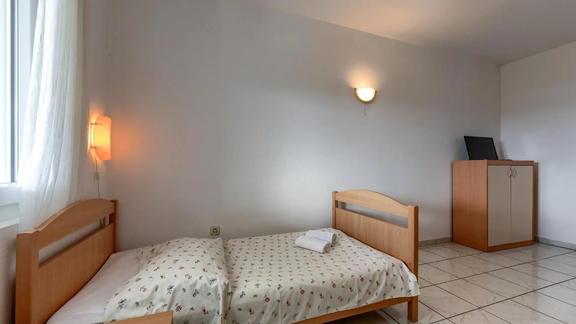 Wohnung Fuer 23 Personen Mit Privatsphaere Razanac