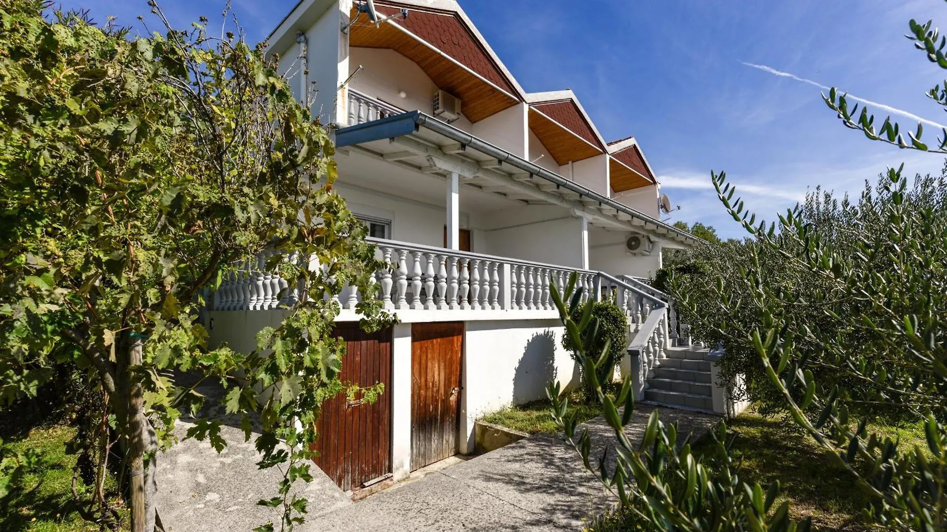 Wohnung Fuer 23 Personen Mit Privatsphaere Razanac 0*,  Croatia